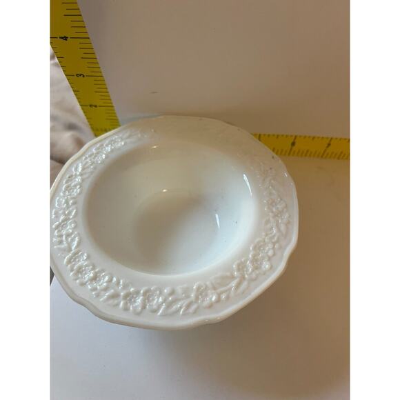 Set of 6 Indiana White Milk Glass Orange Blossom Berry Dessert Bowls - Picture 12 of 14